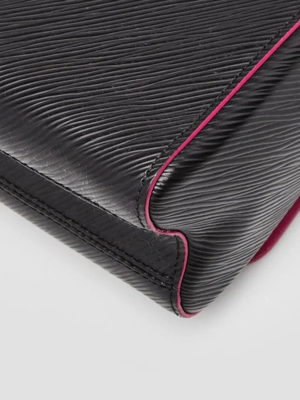 Louis Vuitton Black Epi Leather Twist MM Bag